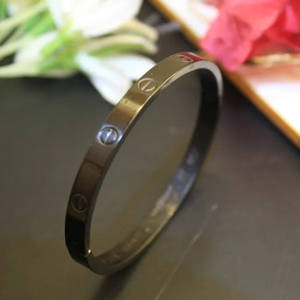 Stylish_Alloy_Black_Cartier_Bracelet_For_Men