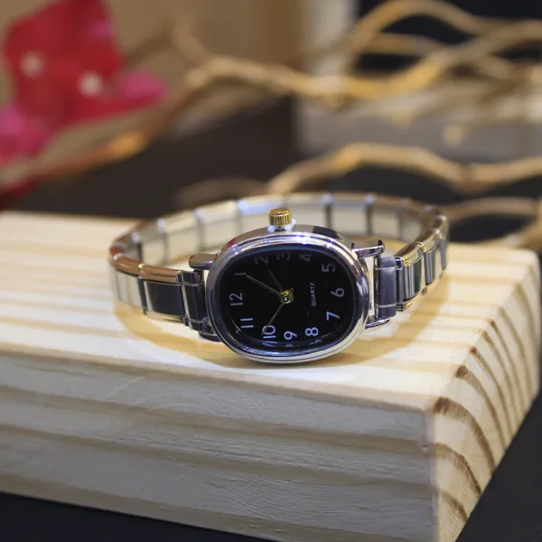 Glimsy_Noir_Luxe_Bracelet_Watch
