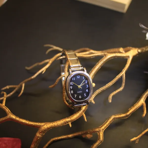 Glimsy_Noir_Luxe_Bracelet_Watch