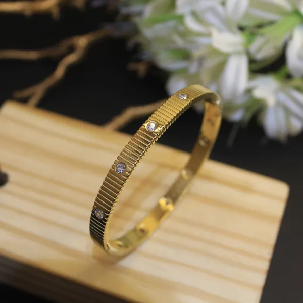 Gold_Plated_Anti_Tarnish_Celestia_Crystal_Ribbed_Bangle