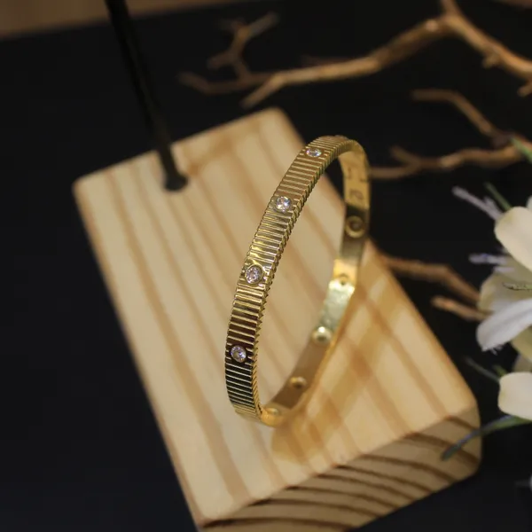 Gold_Plated_Anti_Tarnish_Celestia_Crystal_Ribbed_Bangle