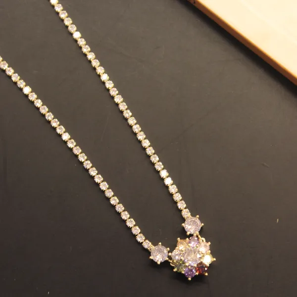 Glimsy_Women_Neck_Pendant