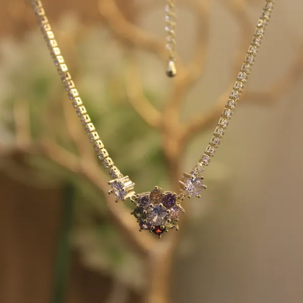 Glimsy_Women_Neck_Pendant