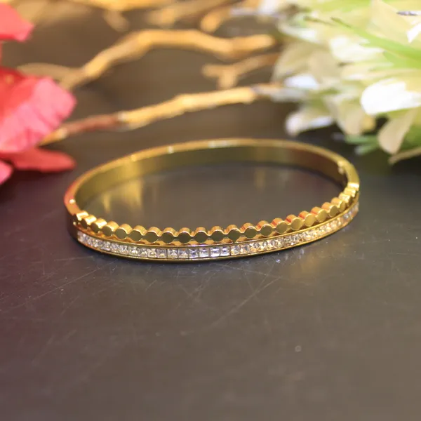 Gold_Plated_Anti_Tarnish_Heartline_Crystal_Bangle