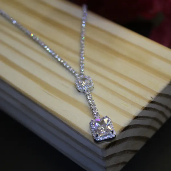 Silver_Premium_Brass_And_American_Diamond_Neck_Pendant_For_Women