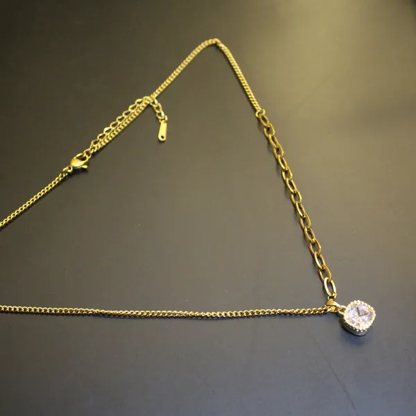 Stainless_Steel_Neck_Pendant_Set_For_Women