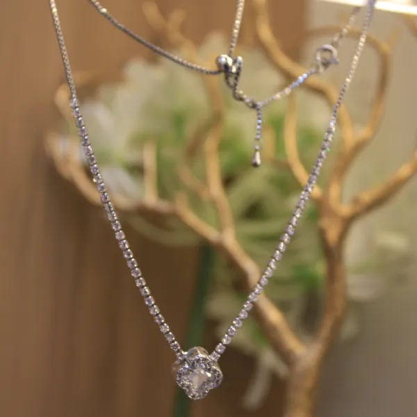 Glimsy_Women_Neck_Pendant
