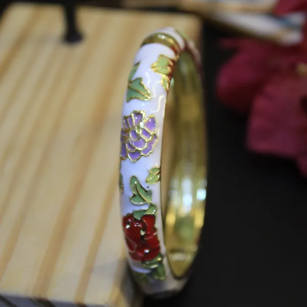 Handcrafted_Meenakari_Enamel_Floral_Gold_bangle