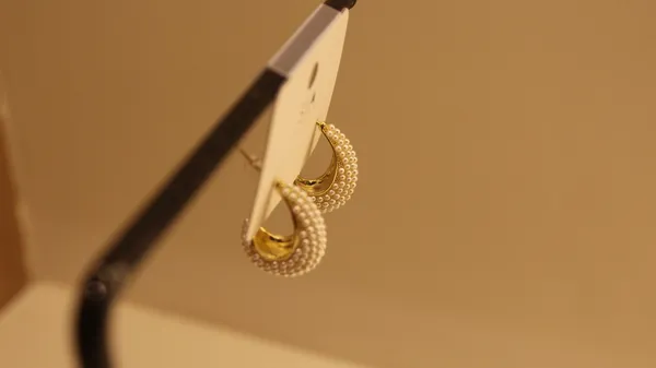 Alloy_Stylish_Korean_Earing_For_Women