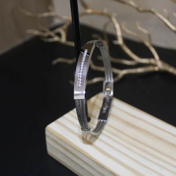 Stylish__American_diamond_Alloy_Bracelet_For_Men