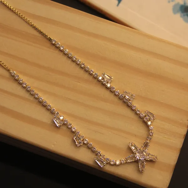 Glimsy_Women_Neck_Pendant