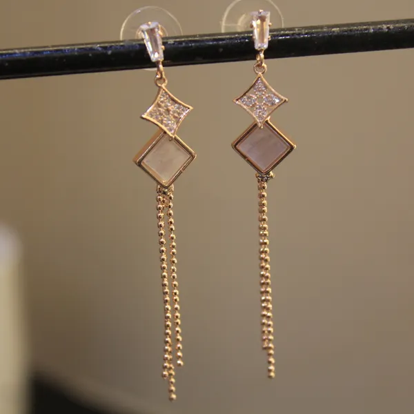Alloy_Stylish_Western_Earing_For_Women
