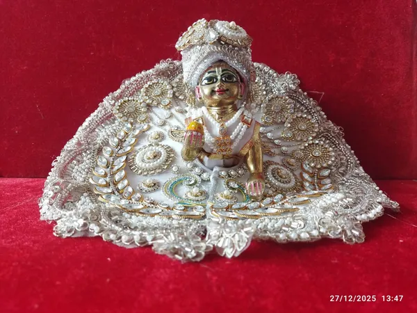 White_Handcrafted_Rajsi_Pearl_&_Kundan_Laddu_Gopal_Poshak_