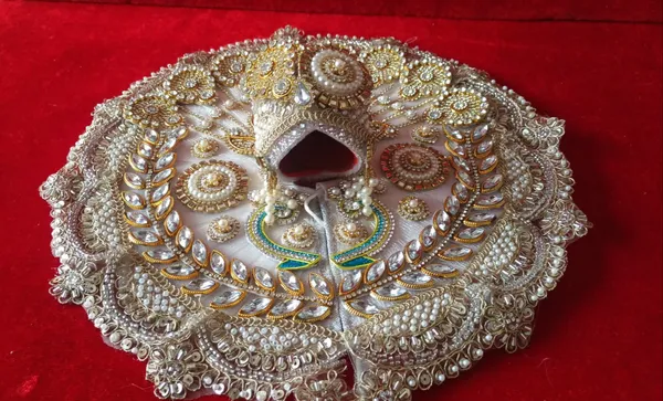 White_Handcrafted_Rajsi_Pearl_&_Kundan_Laddu_Gopal_Poshak_