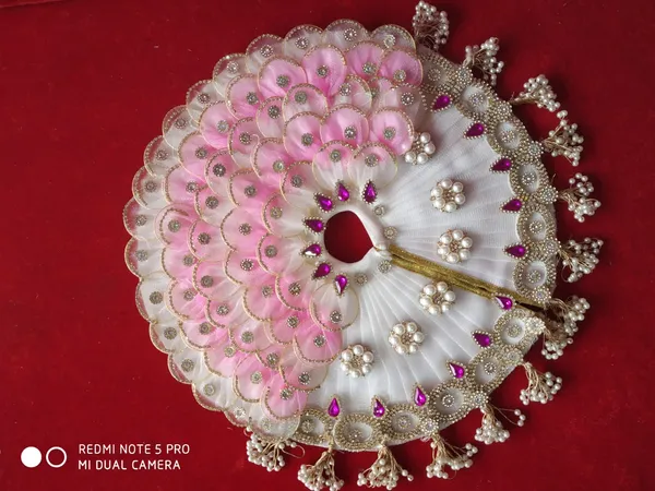 Handcrafted_Pink_Laddu_Gopal_Poshak_|_Rajsi_Pearl_|_Peacock_Pattern_|_Embroidered