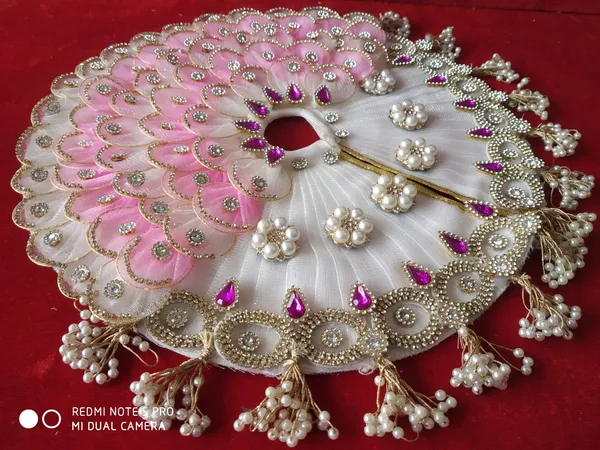 Handcrafted_Pink_Laddu_Gopal_Poshak_|_Rajsi_Pearl_|_Peacock_Pattern_|_Embroidered