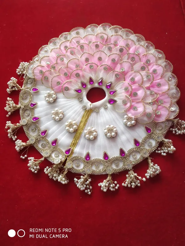 Handcrafted_Pink_Laddu_Gopal_Poshak_|_Rajsi_Pearl_|_Peacock_Pattern_|_Embroidered
