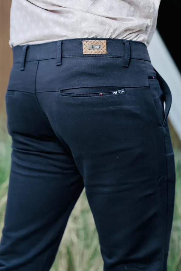Black_Cotton_Straight_Fit_Chinos_For_Men