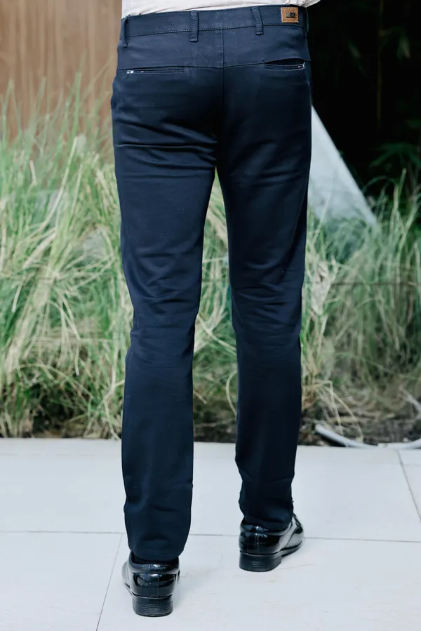 Black_Cotton_Straight_Fit_Chinos_For_Men