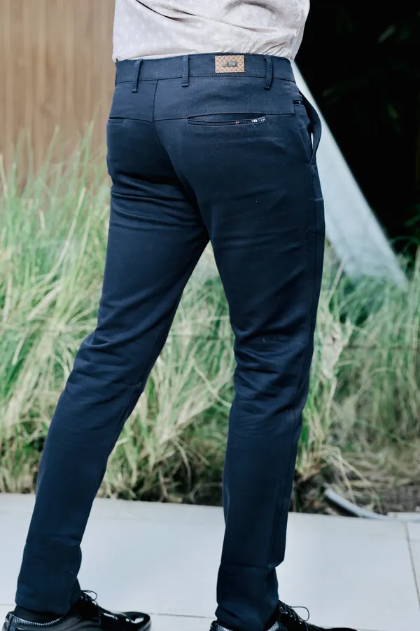 Black_Cotton_Straight_Fit_Chinos_For_Men
