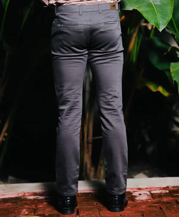 Grey_Cotton_Straight_Fit_Chinos_For_Men