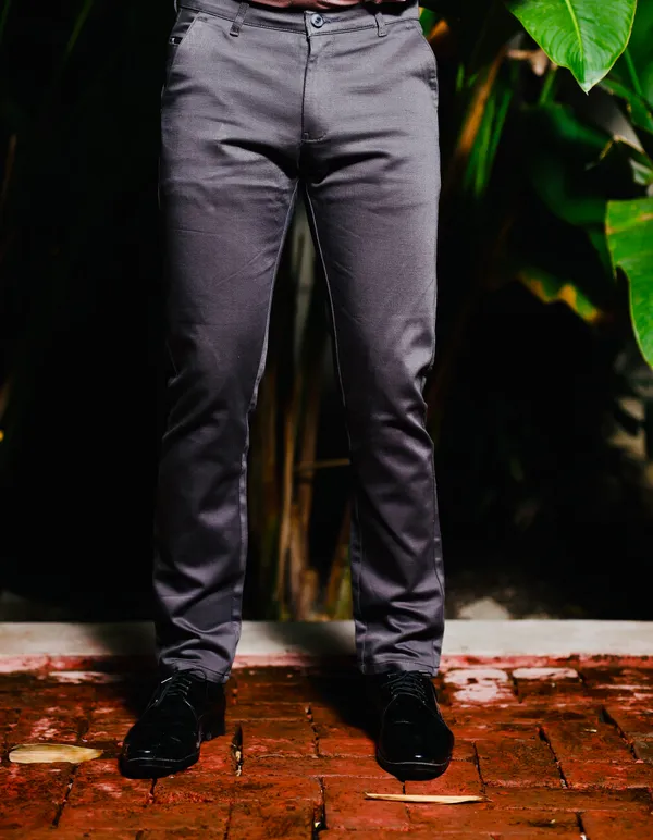 Grey_Cotton_Straight_Fit_Chinos_For_Men