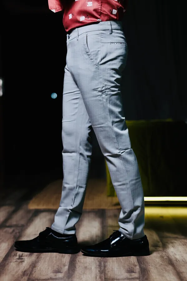 Grey_Cotton_Straight_Fit_Chinos_For_Men