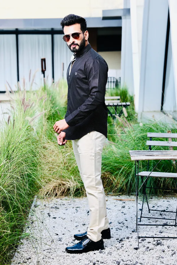 Black_Cotton_Slim_Fit_Shirt_For_Men