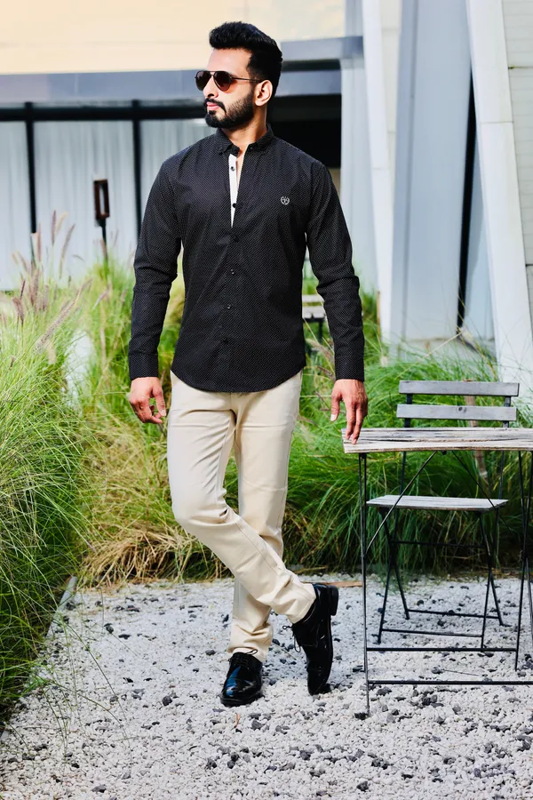 Black_Cotton_Slim_Fit_Shirt_For_Men