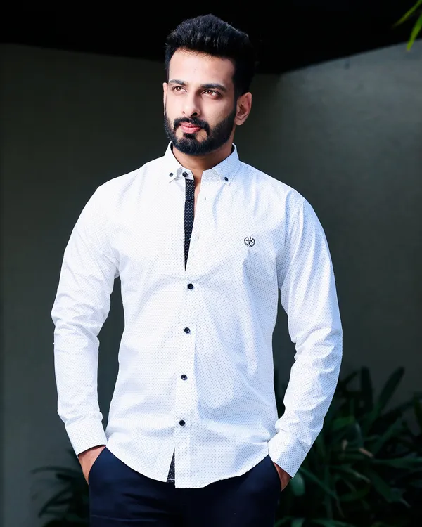 White_Cotton_Slim_Fit_Shirt_For_Men