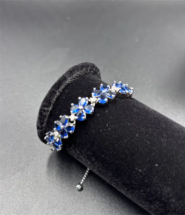 Blue_Metal_Premium_&_Elegant_Bracelet_For_Women