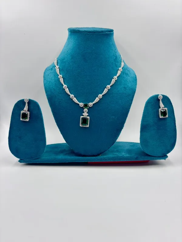 Green_Metal_Premium_&_Elegant_Ad_Necklace_For_Women