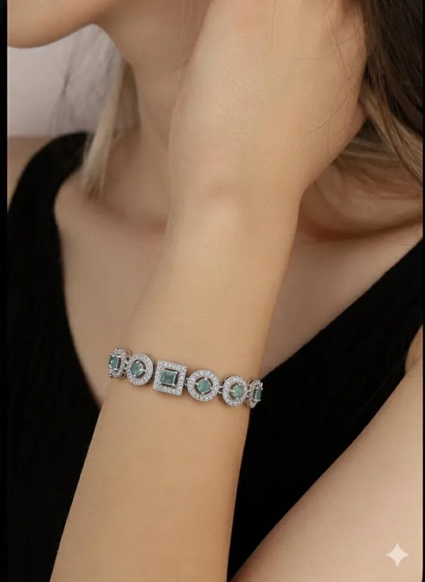 Pista_Metal_Premium_&_Elegant_Bracelet_For_Women