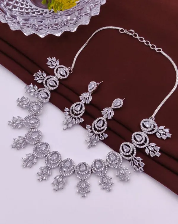 White_Metal_Premium_&_Elegant_Ad_Necklace_For_Women