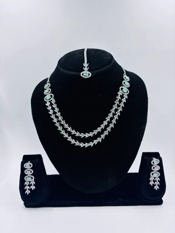 Pista_Metal_Premium_&_Elegant_Ad_Necklace_For_Women