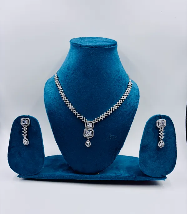 White_Metal_Premium_&_Elegant_Ad_Necklace_For_Women