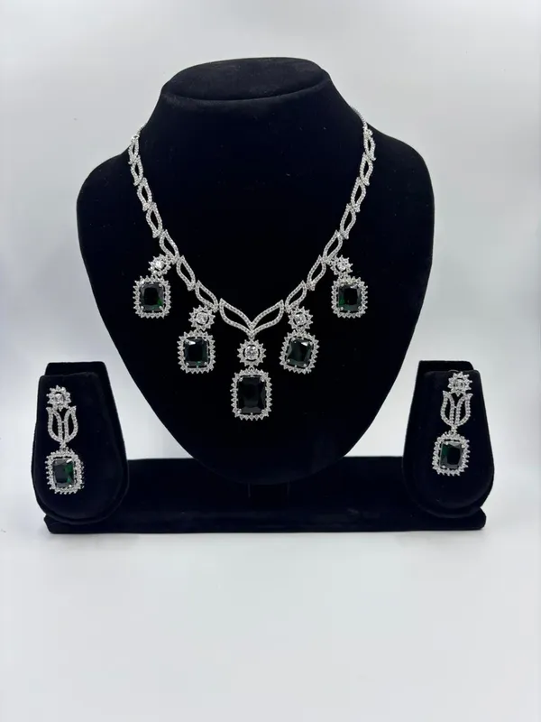 Green_Metal_Premium_&_Elegant_Ad_Necklace_For_Women