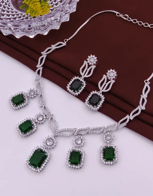 Green_Metal_Premium_&_Elegant_Ad_Necklace_For_Women