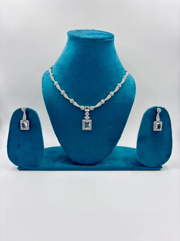 White_Metal_Premium_&_Elegant_Ad_Necklace_For_Women