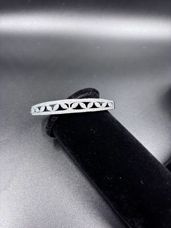 White_Metal_Premium_&_Elegant_Kada_For_Women