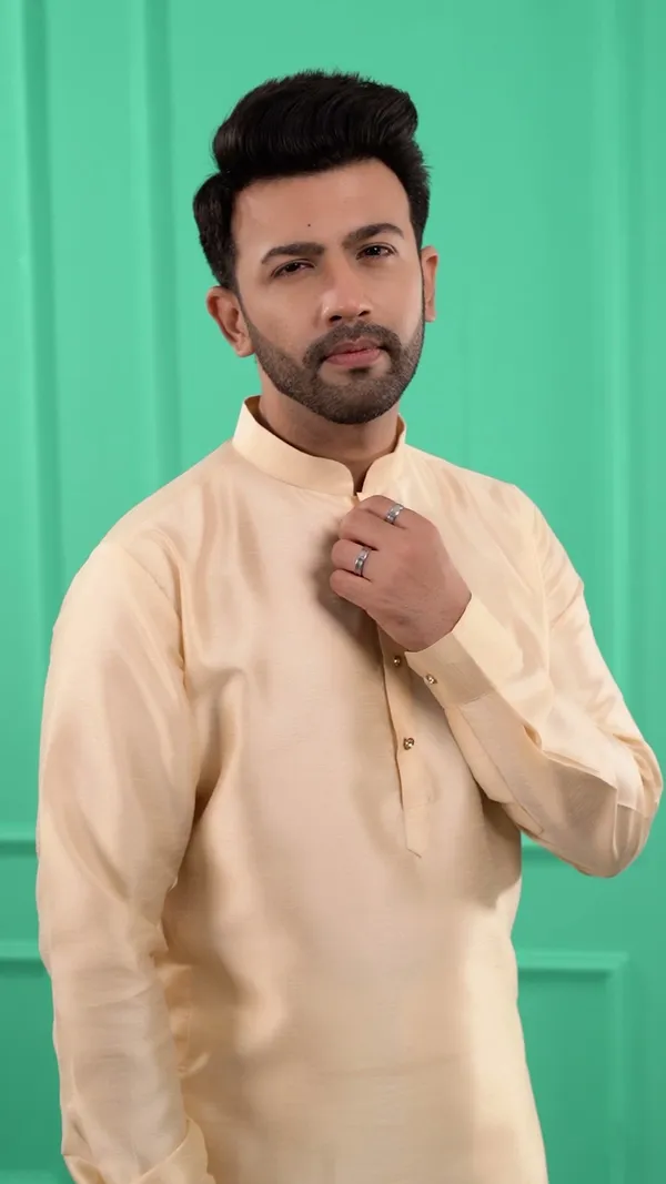 Men_Phorn_Light_Gold-Toned_Regular_Dupion_Silk_Kurta_With_Pajamas