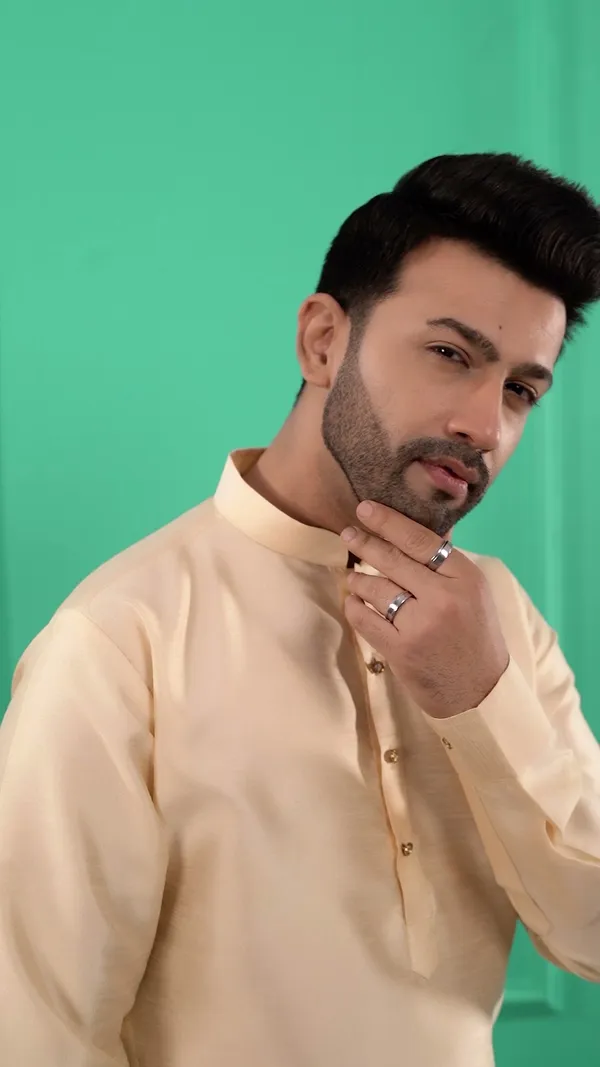 Men_Phorn_Light_Gold-Toned_Regular_Dupion_Silk_Kurta_With_Pajamas