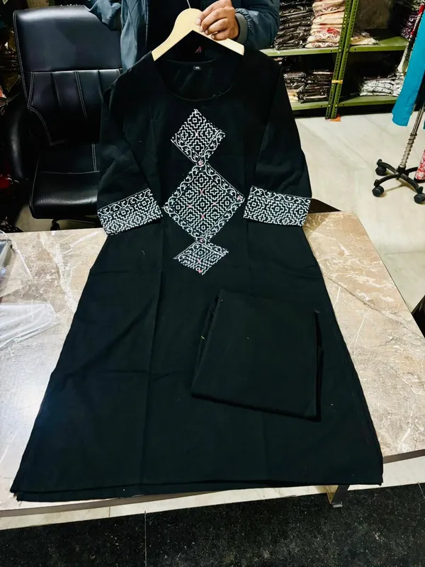 Heritage_Motif_Kurta_Set_–_Black