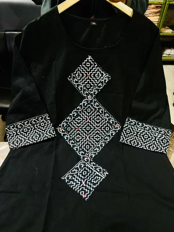 Heritage_Motif_Kurta_Set_–_Black