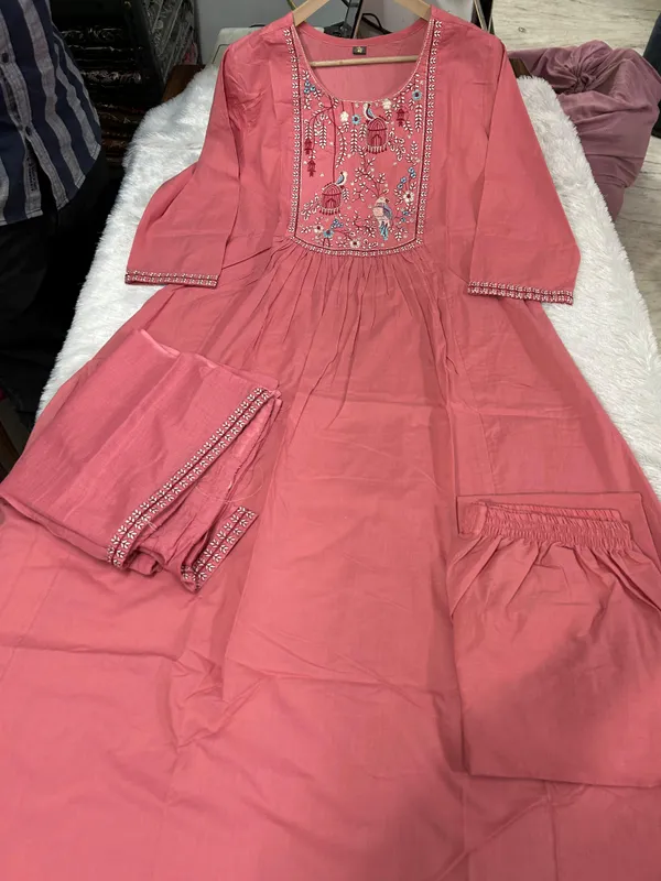 Gulnaar_Grace_Suit_Set