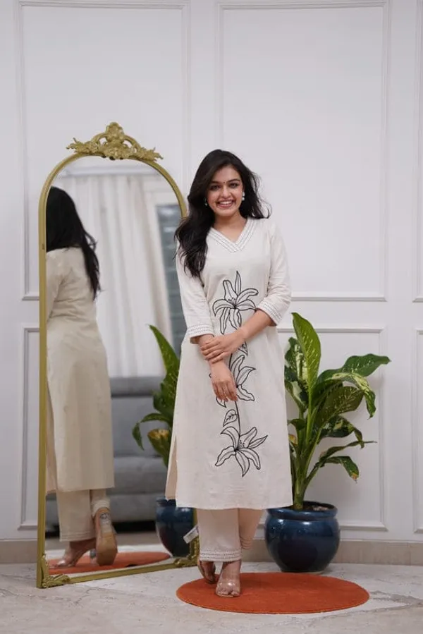 Ivory_Bloom_Kurta_Set