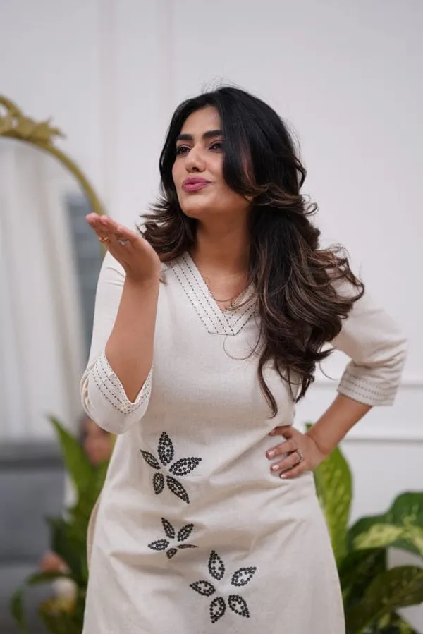 Ivory_Bloom_Kurta_Set