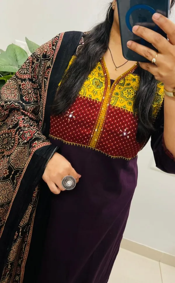 Meher_Mandala_Set_–_Wine