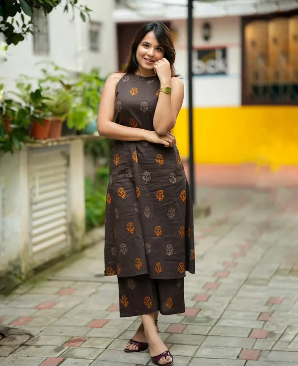 Rustleaf_Whisper_Kurta_Set