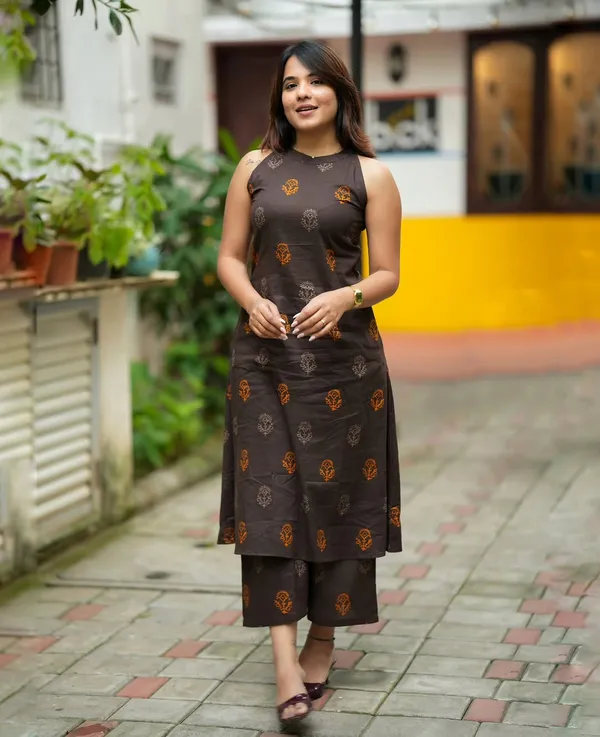Rustleaf_Whisper_Kurta_Set